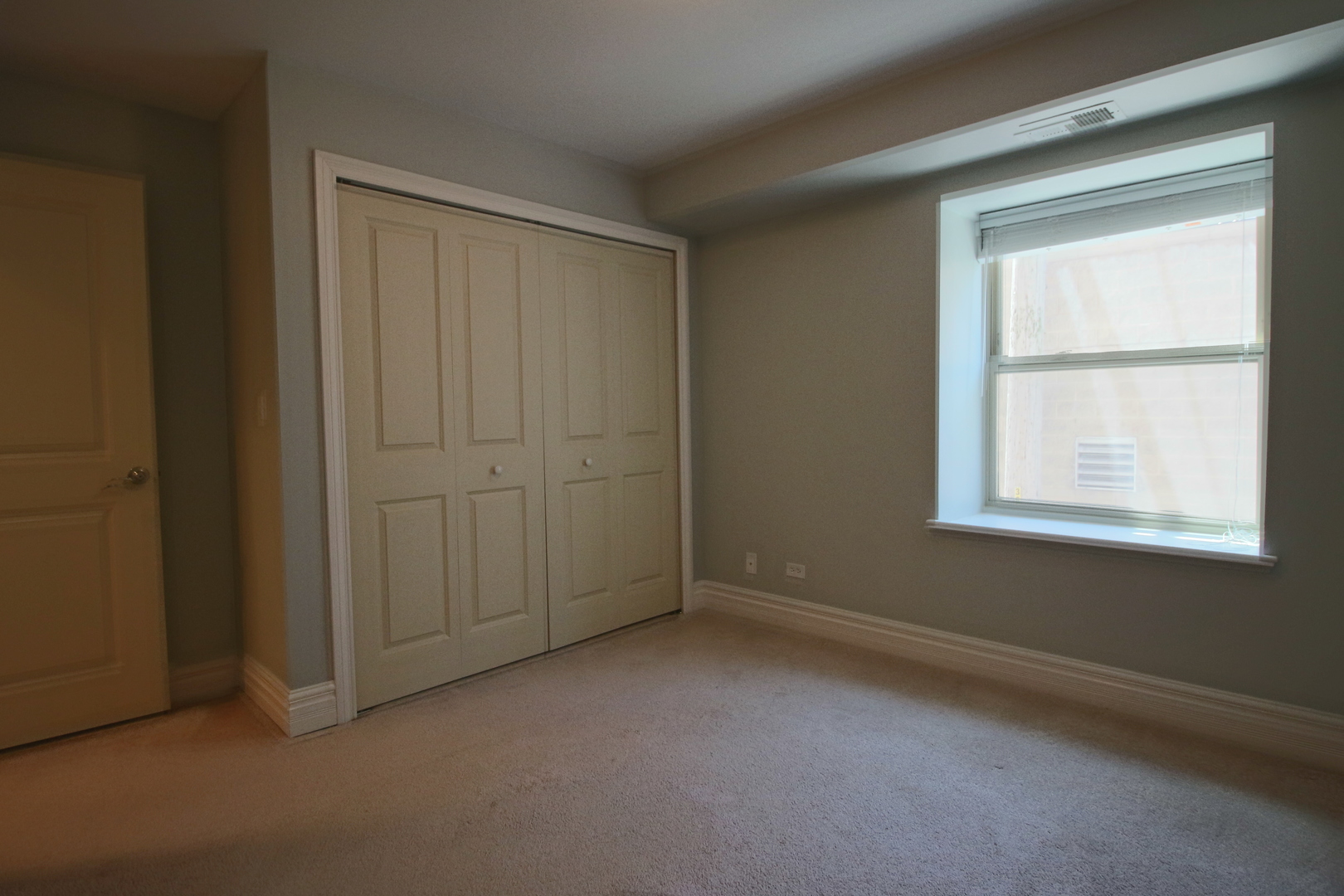 1470 W Carmen Avenue 103 Property Photo 24