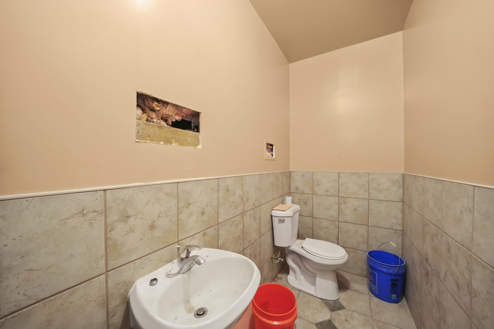 4632 S Western Avenue Property Photo 11