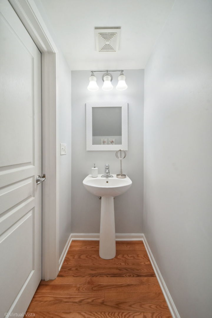 3503 Neubauer Circle Property Photo 16