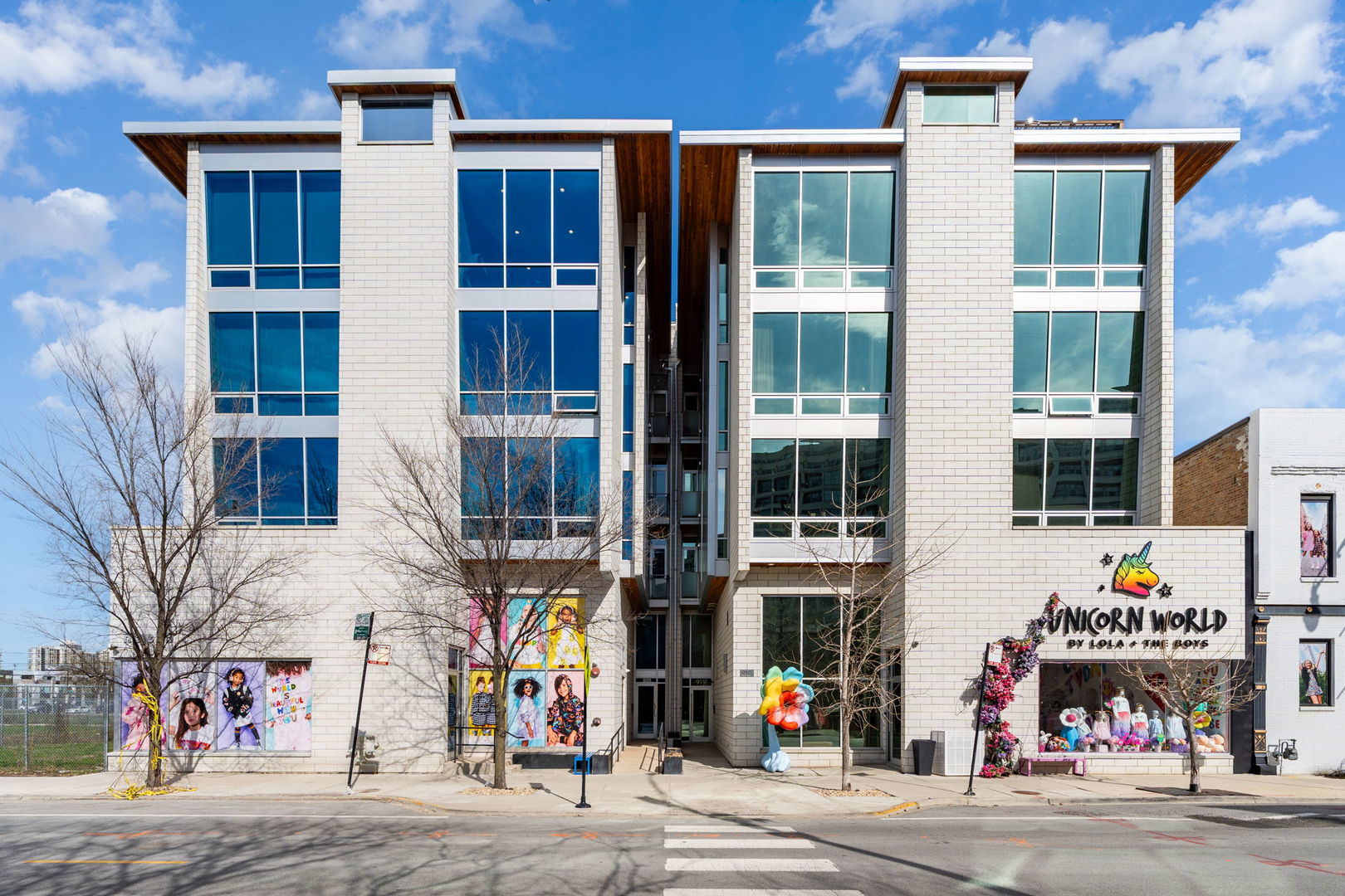 925 N Larrabee Street 4s Property Photo 1