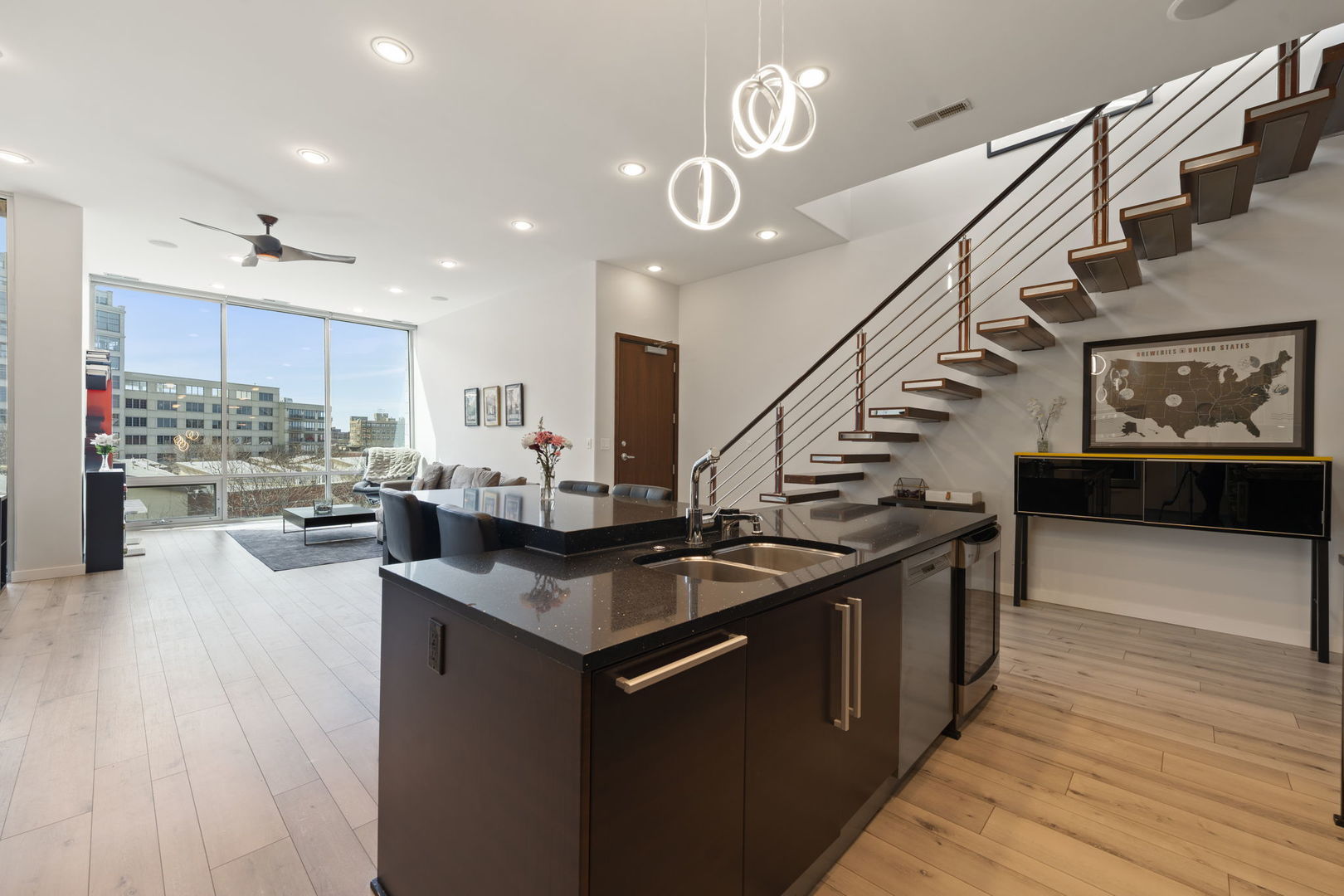 925 N Larrabee Street 4s Property Photo 12