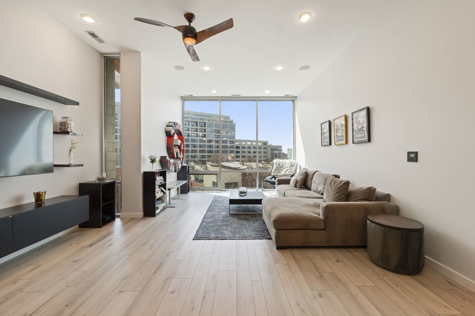 925 N Larrabee Street 4s Property Photo 14