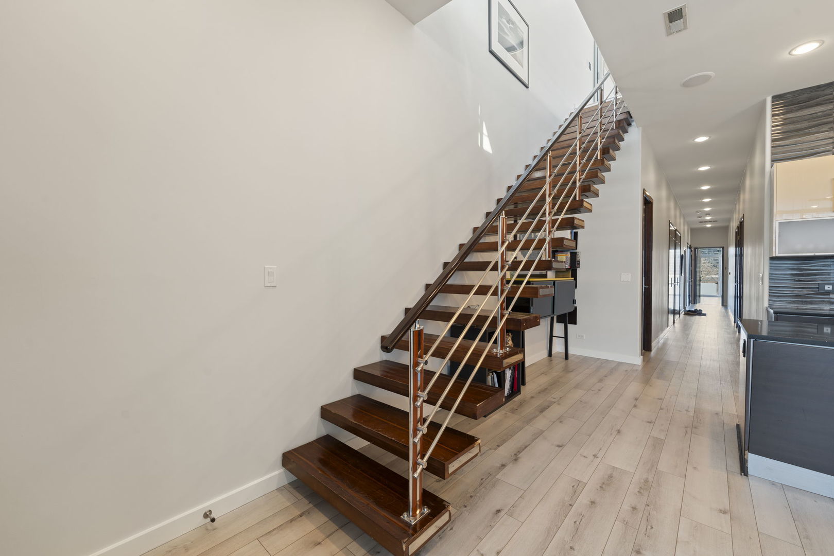 925 N Larrabee Street 4s Property Photo 16