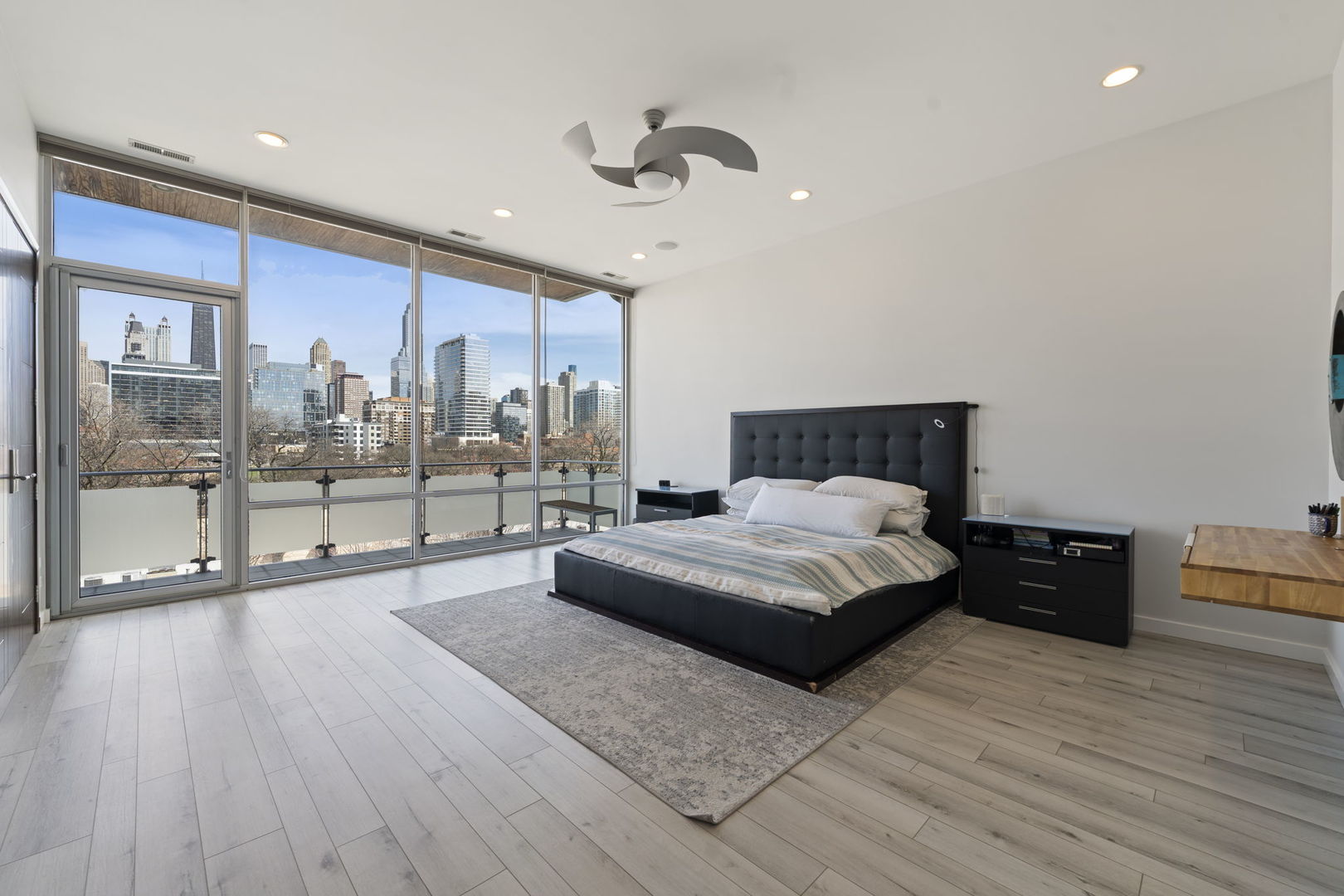 925 N Larrabee Street 4s Property Photo 17