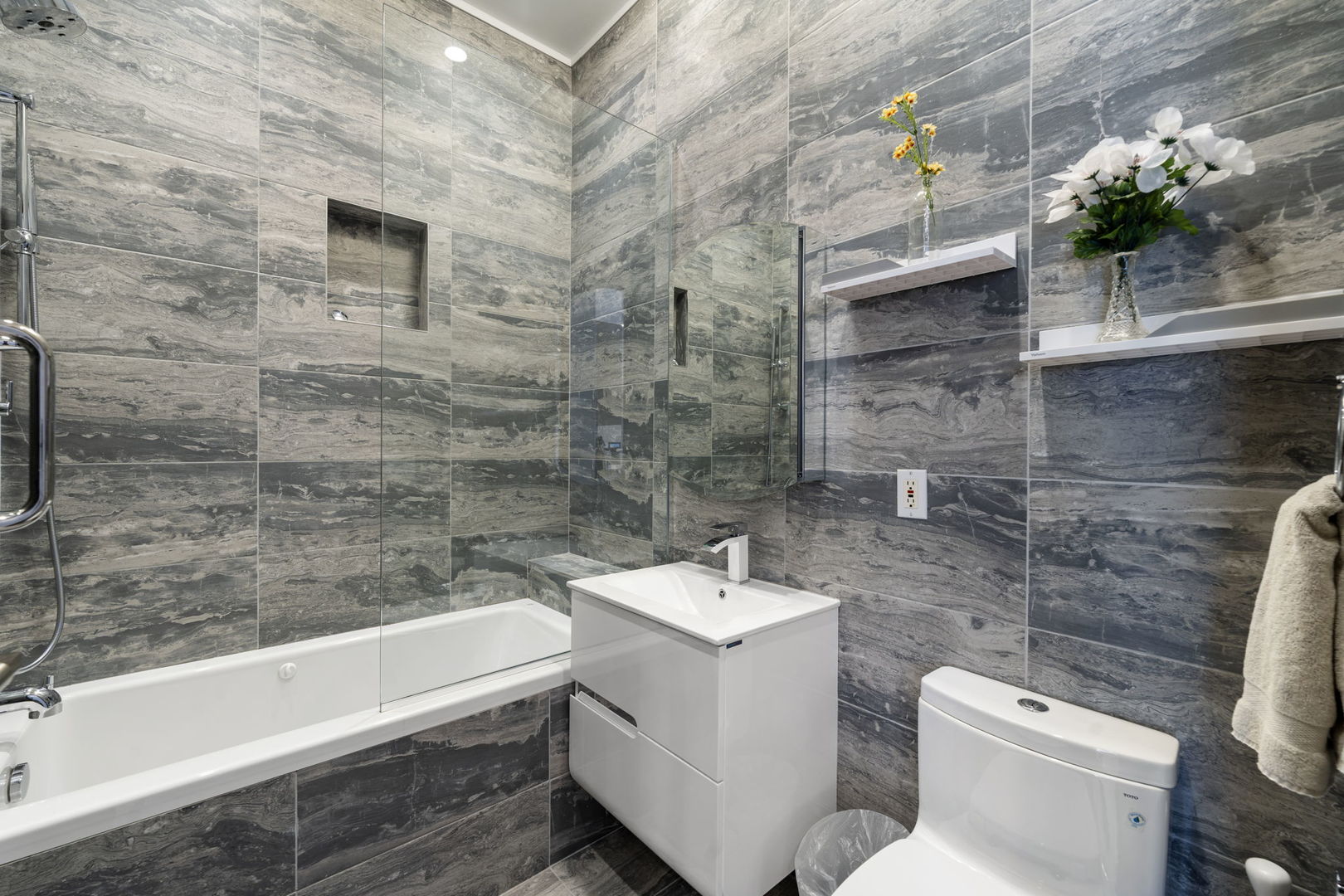 925 N Larrabee Street 4s Property Photo 36