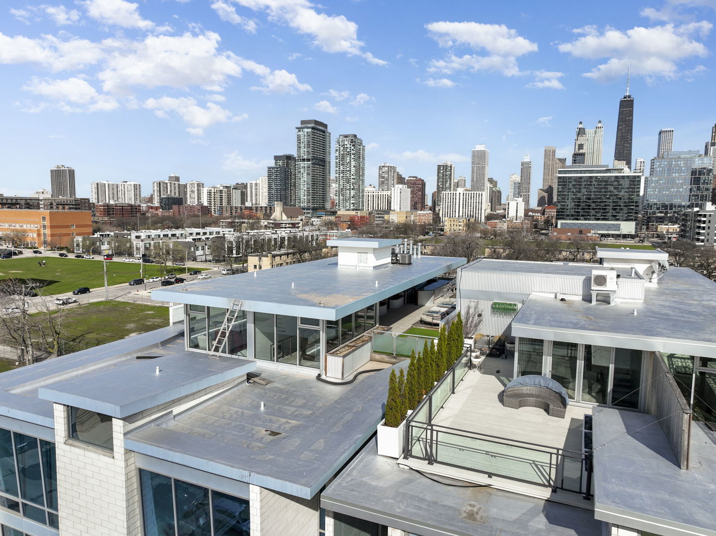 925 N Larrabee Street 4s Property Photo 49