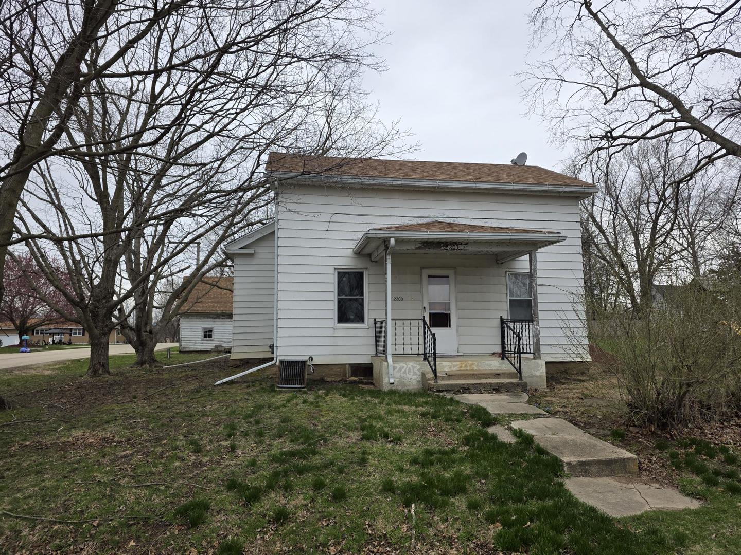 2203 Deets Road Property Photo