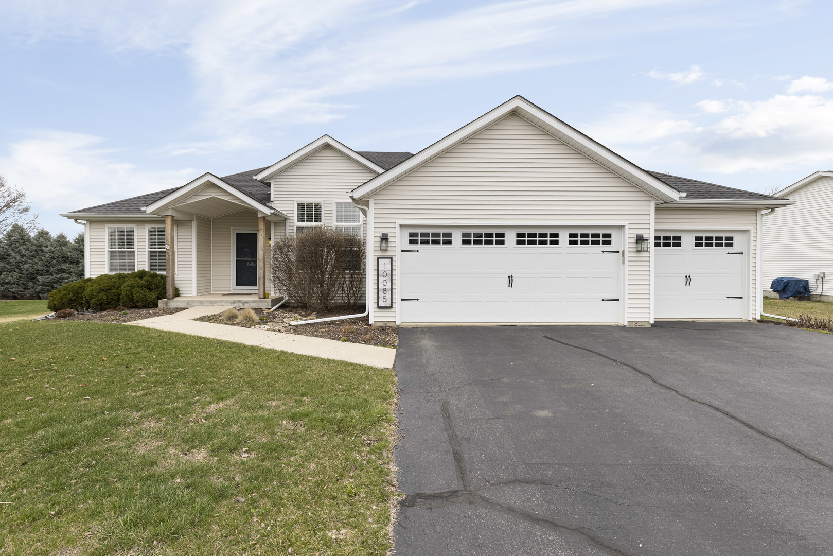 140 Real Estate Listings Main Image