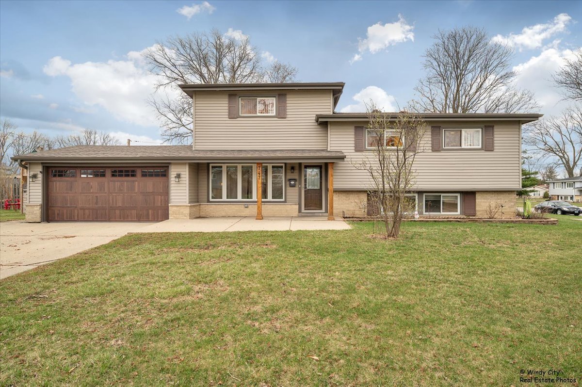 747 S Wisconsin Avenue Property Photo
