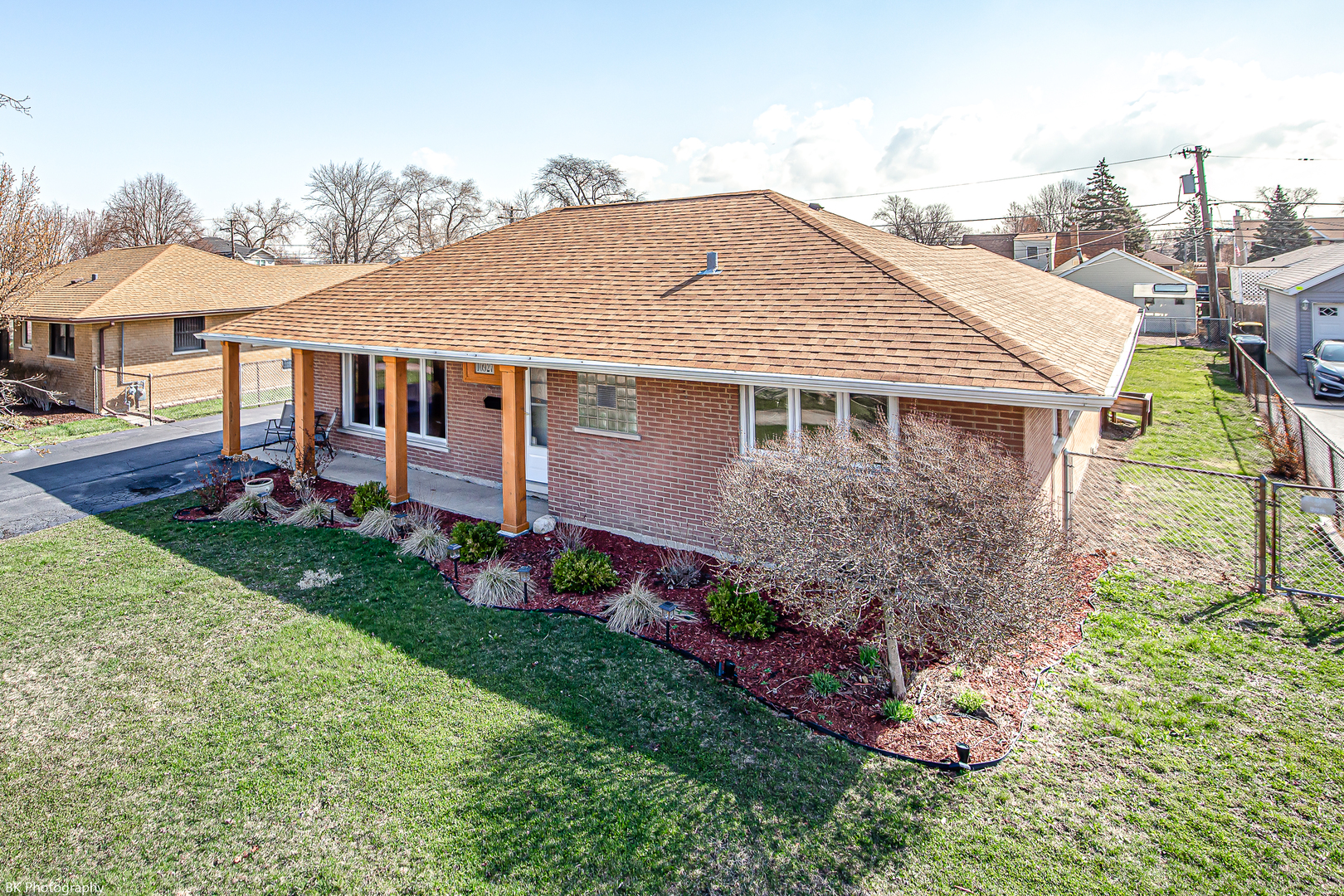 10927 Menard Avenue Property Photo
