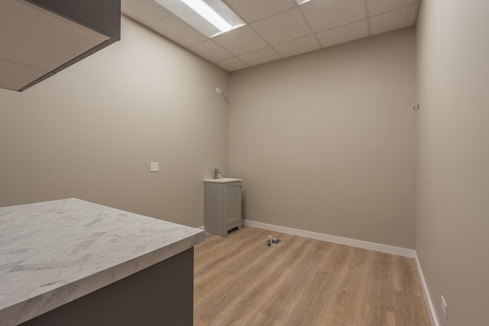 2633 Mannheim Road Property Photo 23