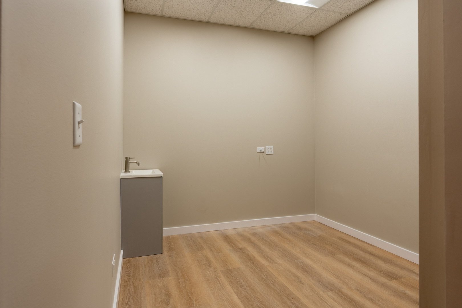 2633 Mannheim Road Property Photo 30