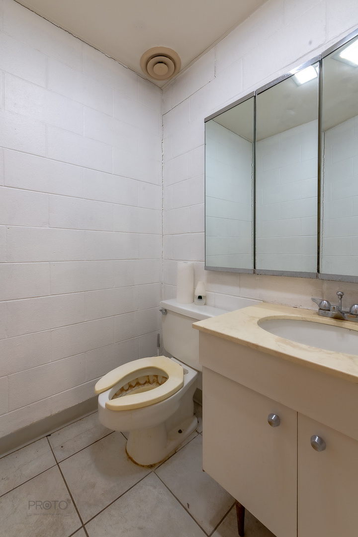 526 N Ashland Avenue Property Photo 11