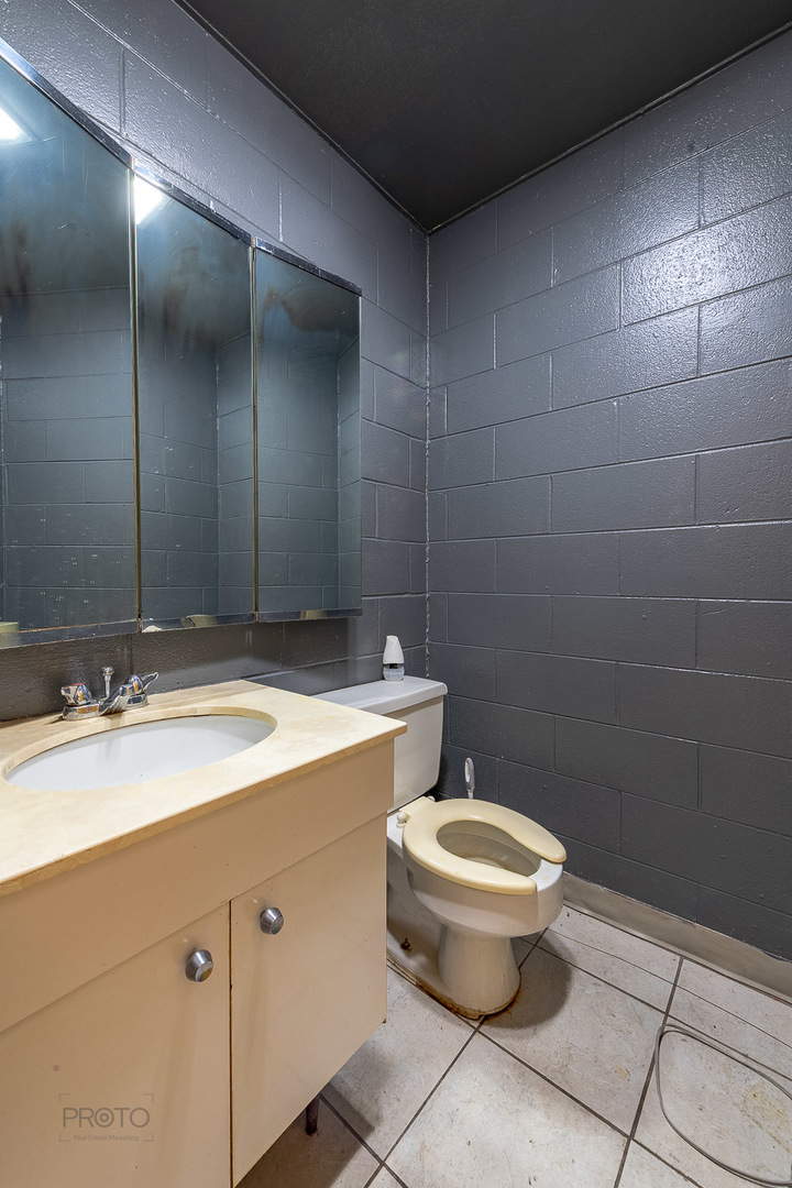 526 N Ashland Avenue Property Photo 12