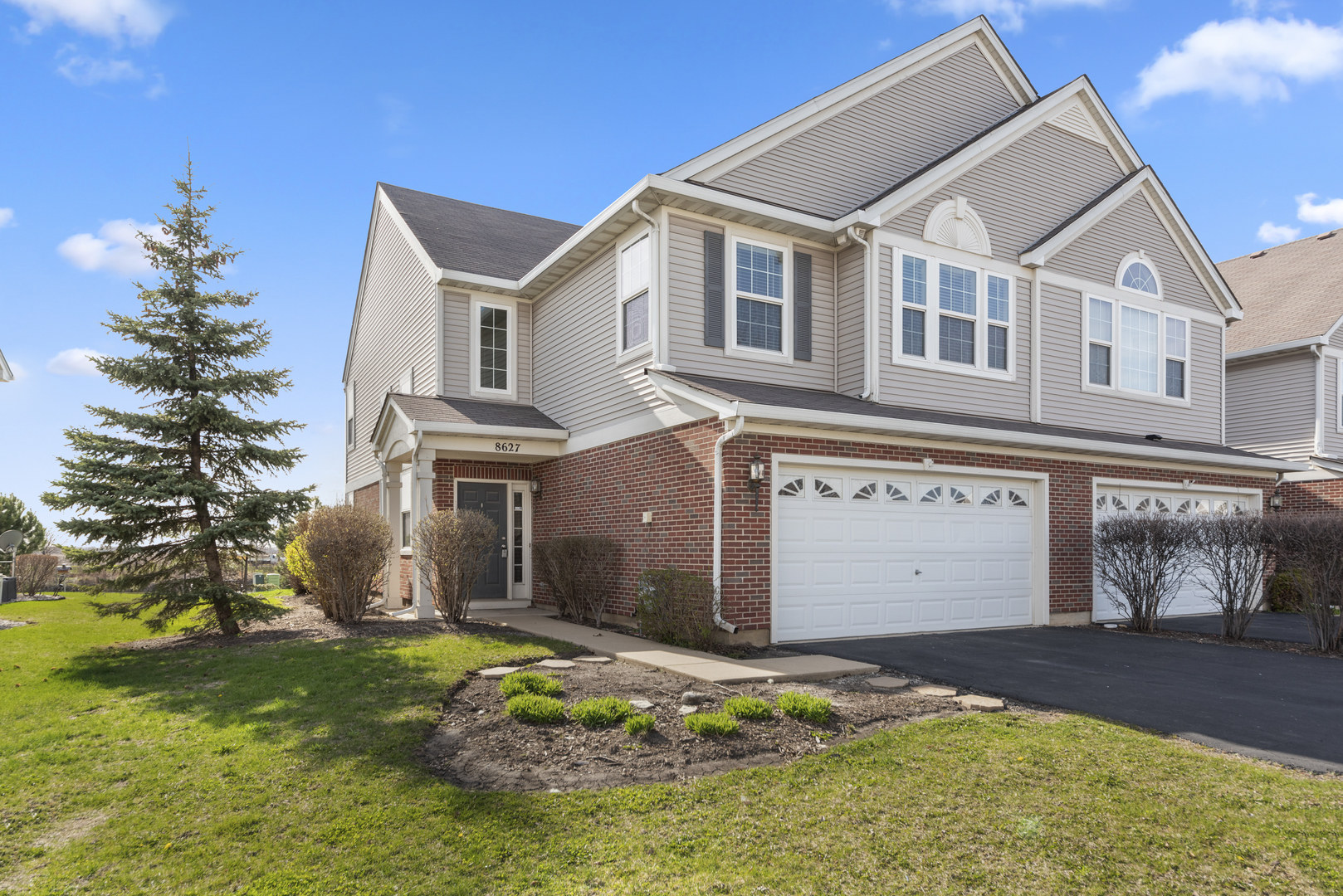 8627 Foxborough Way Property Photo