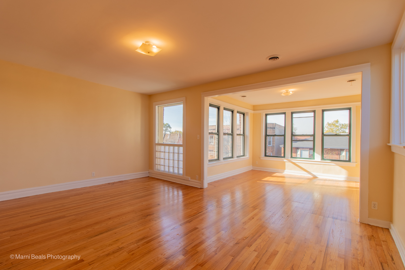 6541 S Woodlawn Avenue Property Photo 6