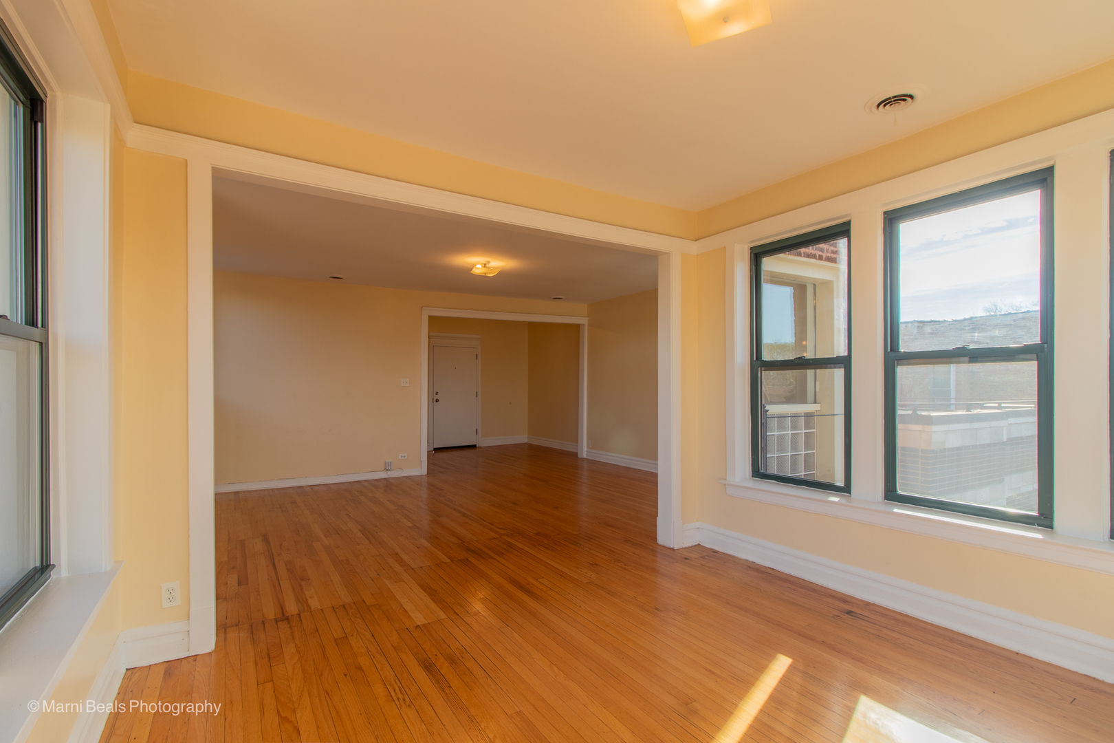 6541 S Woodlawn Avenue Property Photo 7