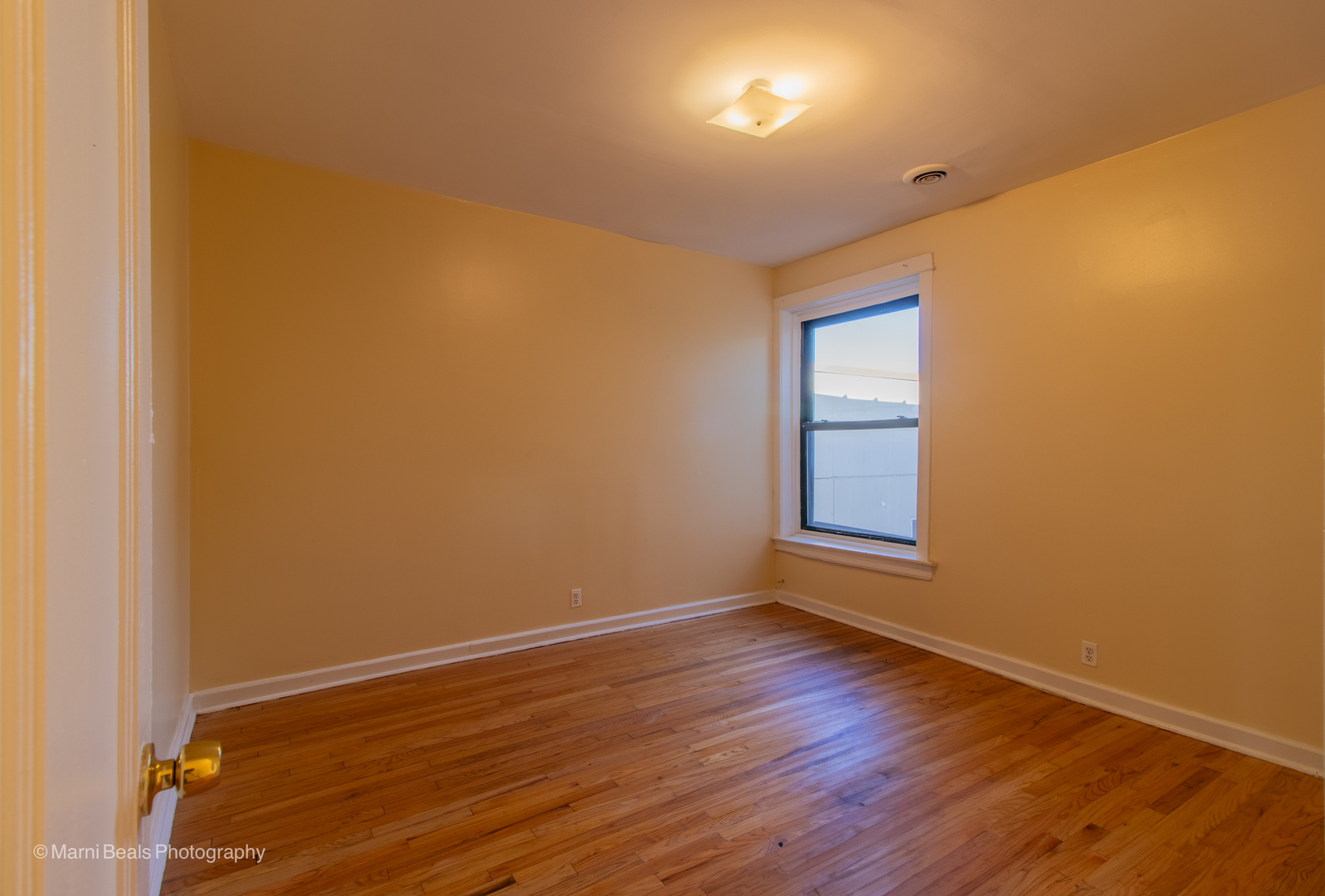 6541 S Woodlawn Avenue Property Photo 9