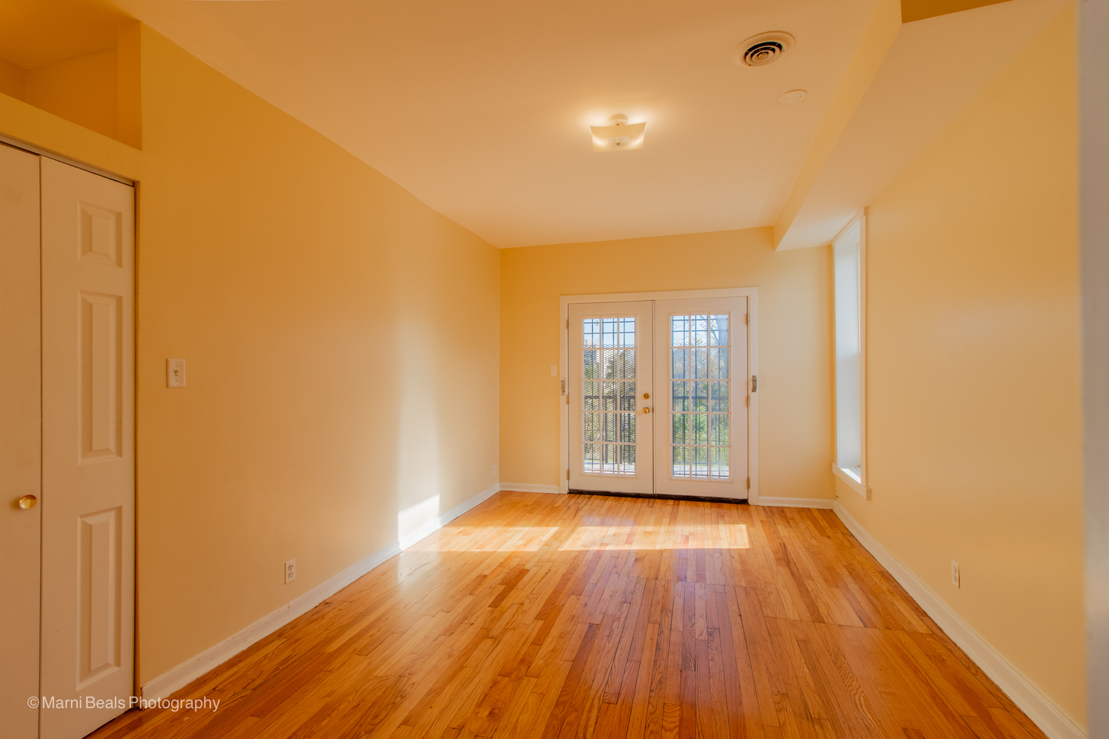 6541 S Woodlawn Avenue Property Photo 12
