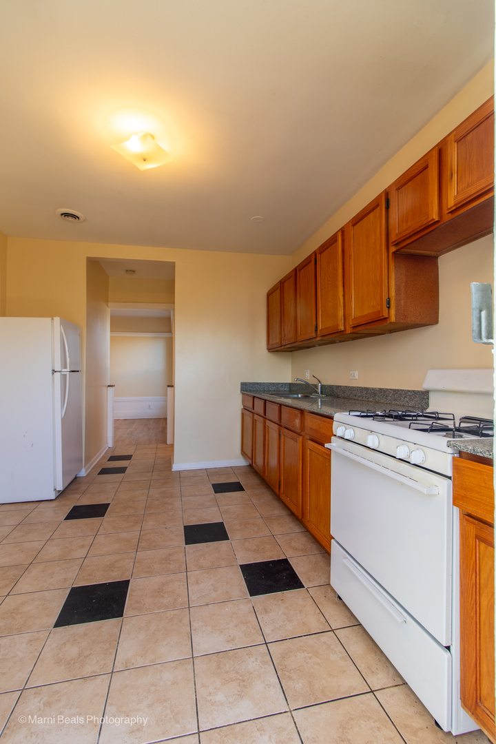 6541 S Woodlawn Avenue Property Photo 14