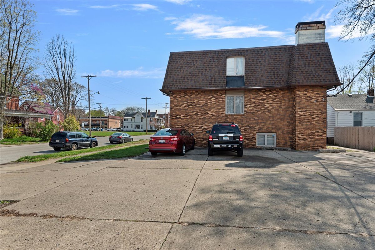 1001 S 1st Street Property Photo 4