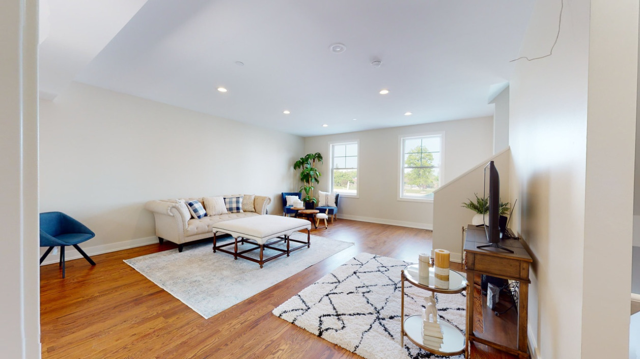 504 Highland Parkway Property Photo 8
