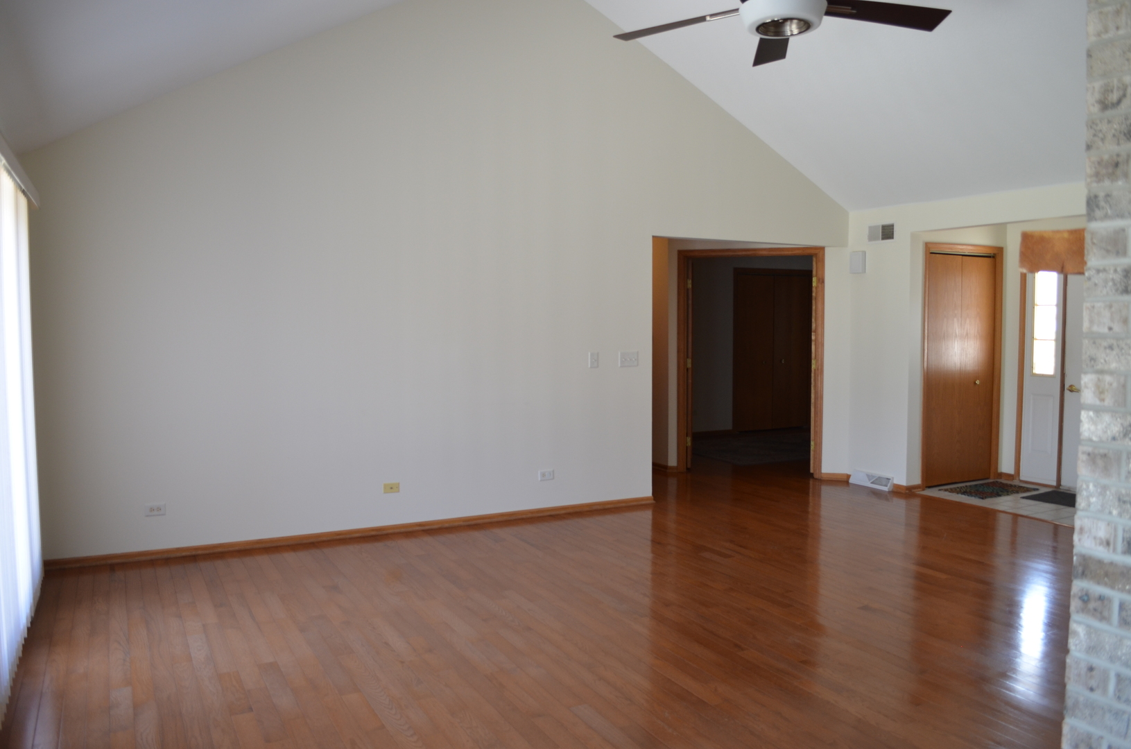 1118 Windsor Drive Property Photo 8