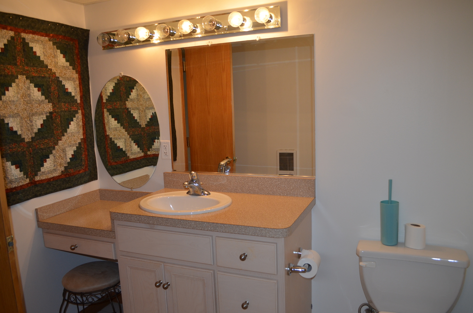 1118 Windsor Drive Property Photo 12
