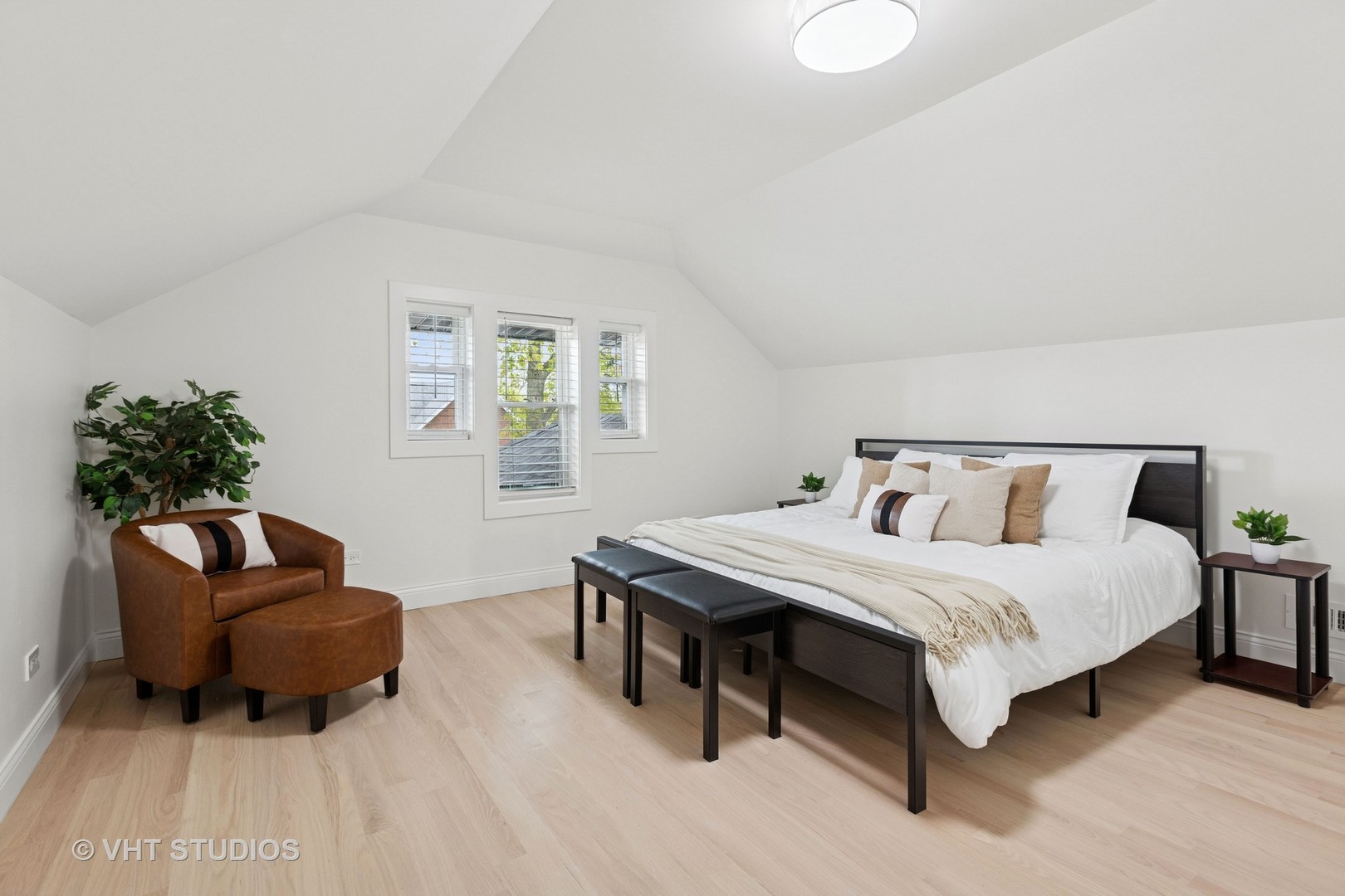 7440 S Oglesby Avenue Property Photo 18