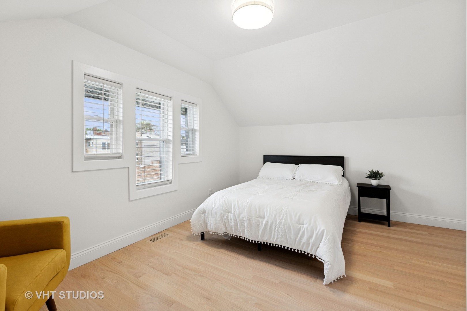 7440 S Oglesby Avenue Property Photo 21