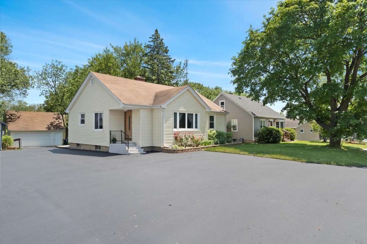 1033 Osmond Avenue Property Photo 1