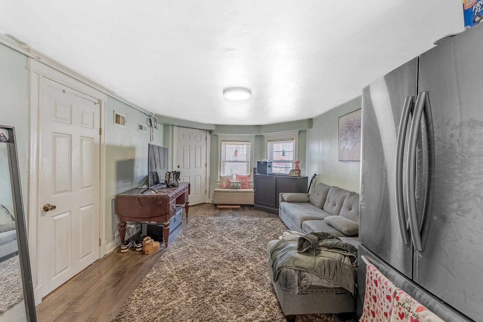4026 N Kimball Avenue Property Photo 4