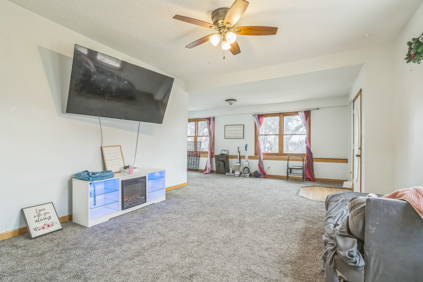 302 E Devlin Street Property Photo 4