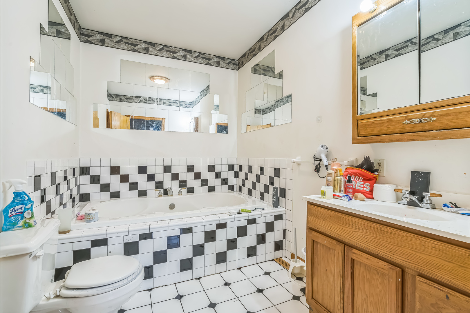 302 E Devlin Street Property Photo 16