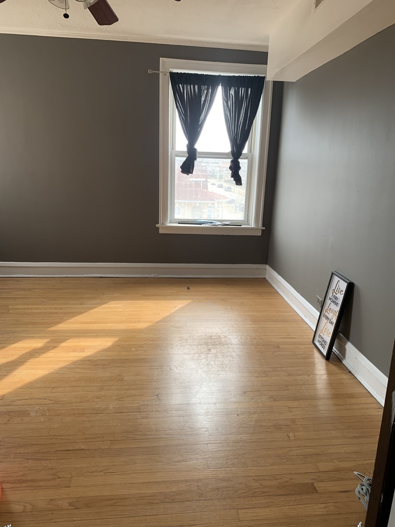 8051 S Honore Street Property Photo 3