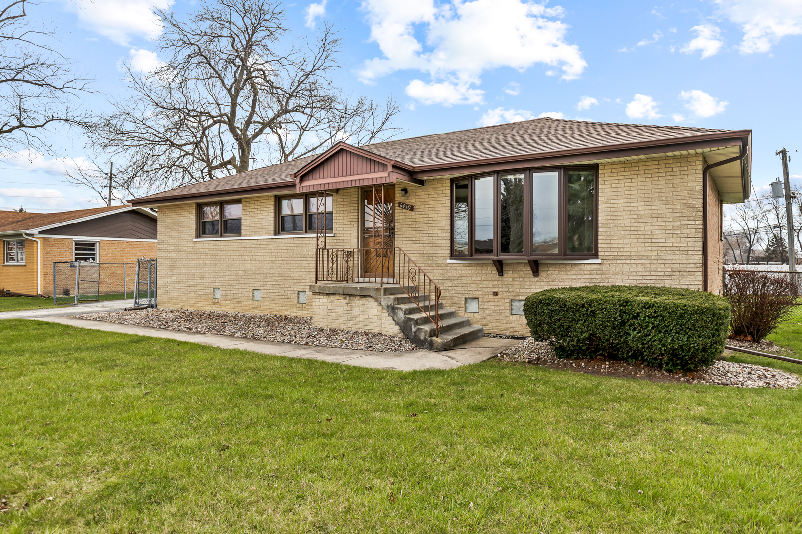 6419 W 88th Street Property Photo