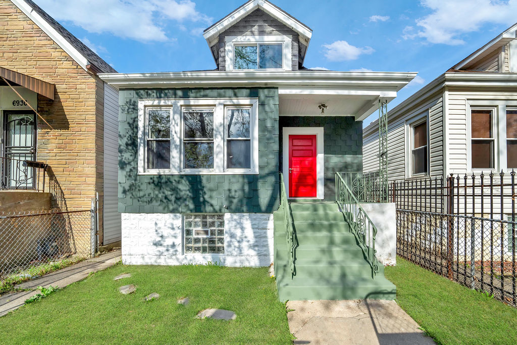 6926 S Justine Street Property Photo 1