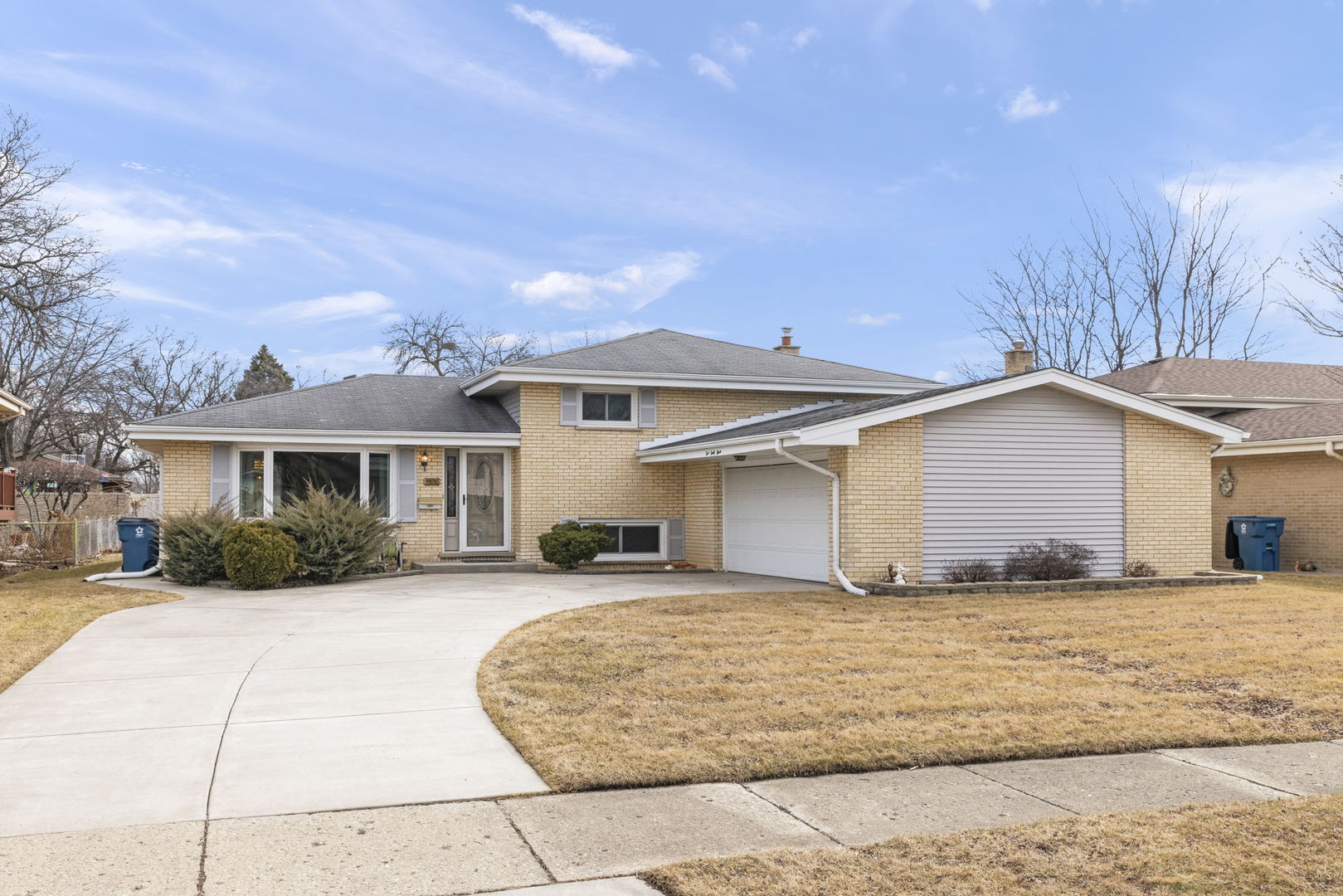 543 N Plamondon Drive Property Photo