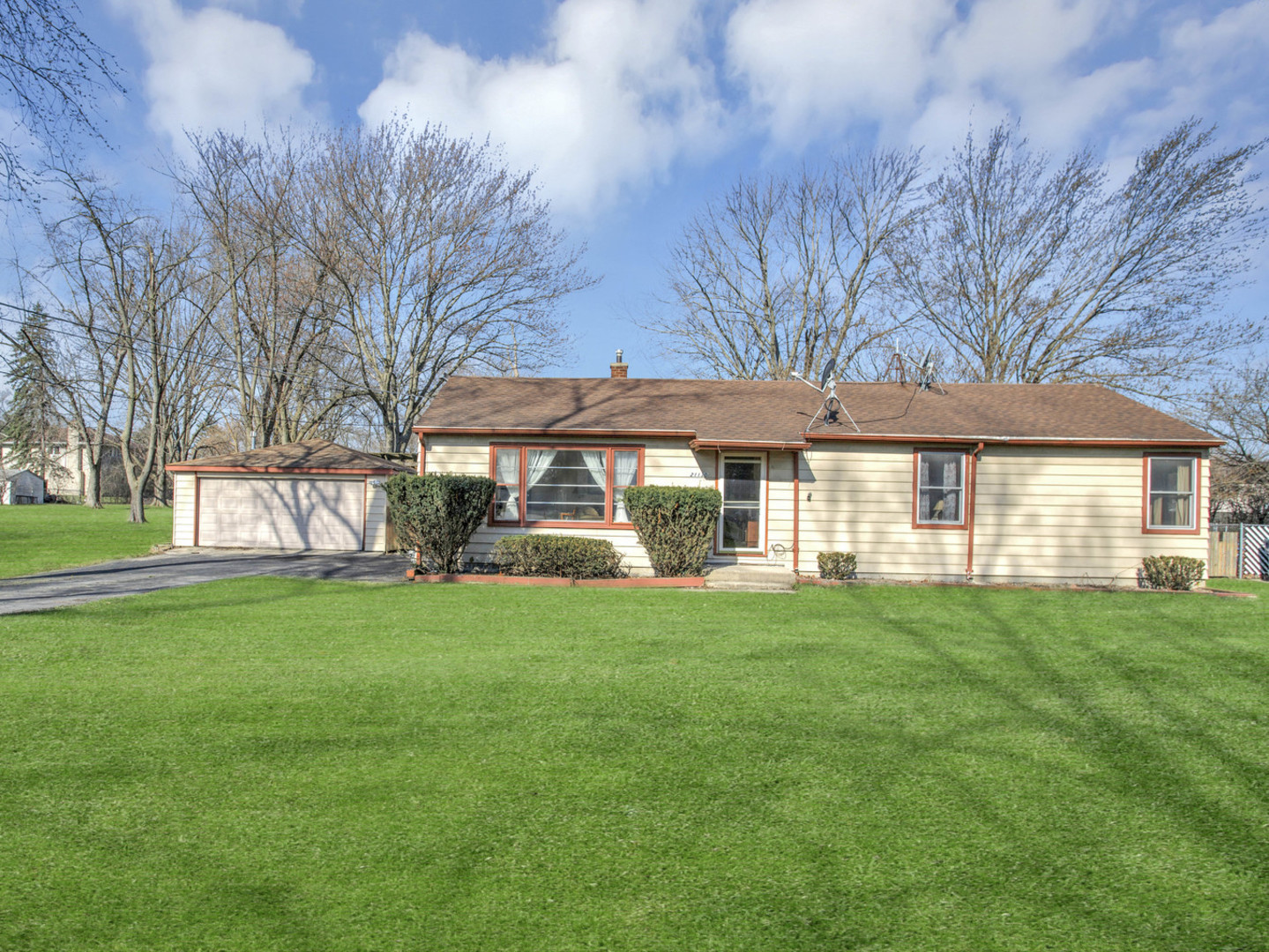 21130 Kildare Avenue Property Photo