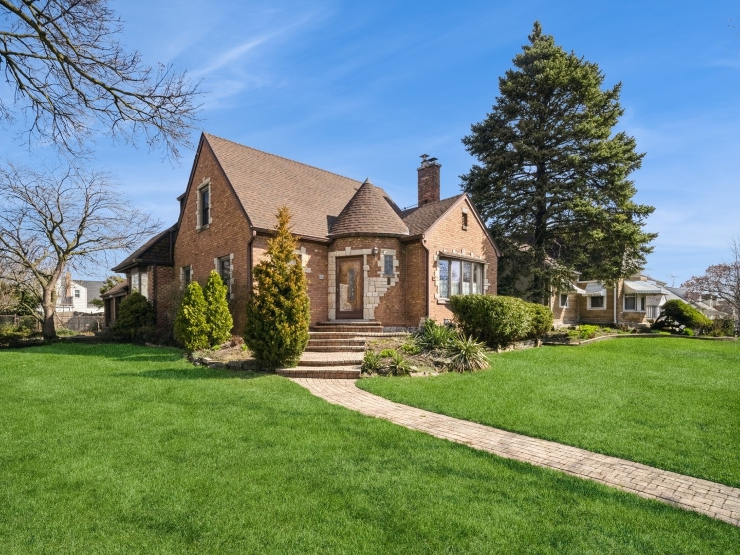 200 E Whitehall Drive Property Photo