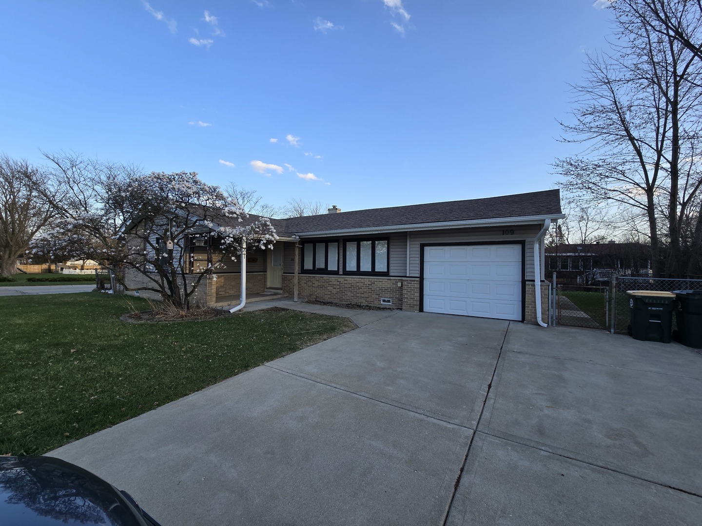 109 Landmeier Road Property Photo