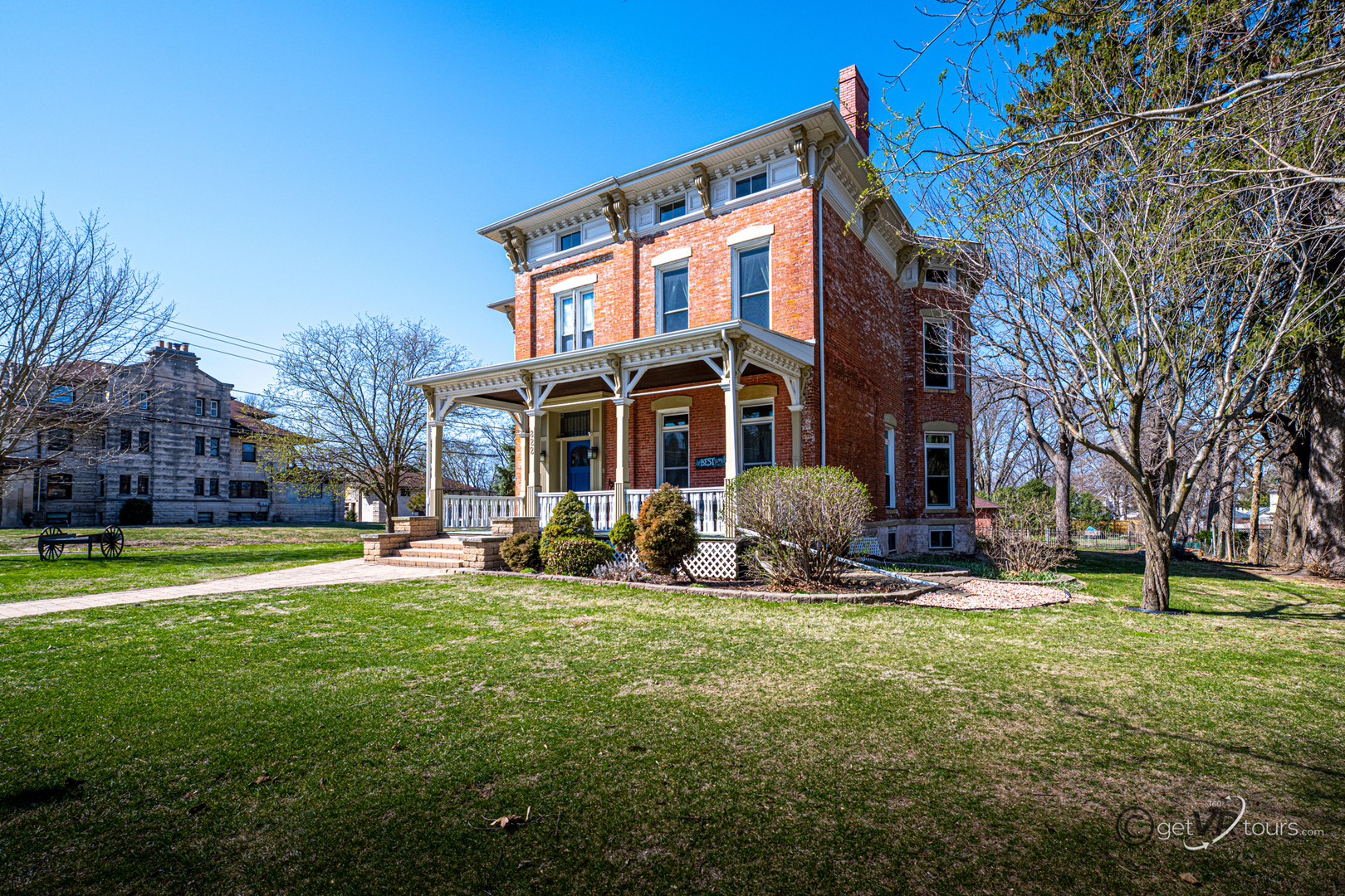 822 W Stephenson Street Property Photo