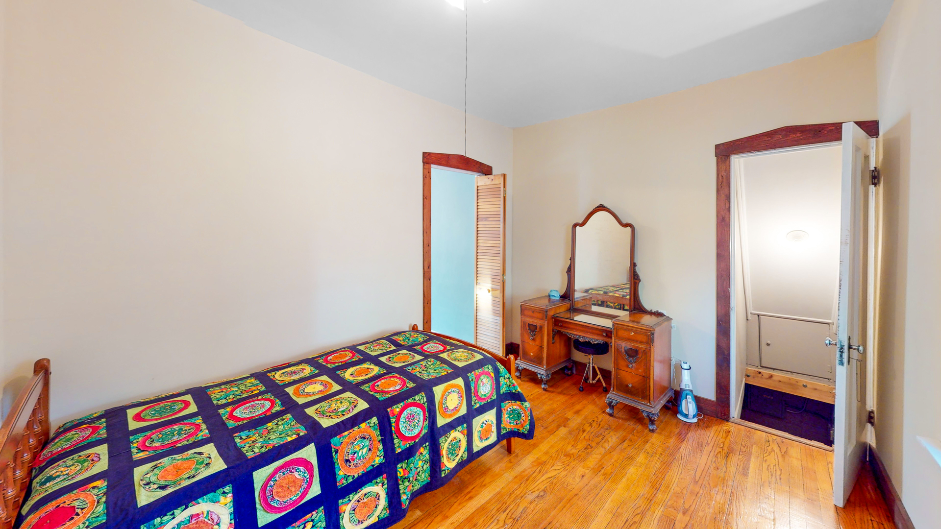 3508 N New England Avenue Property Photo 14
