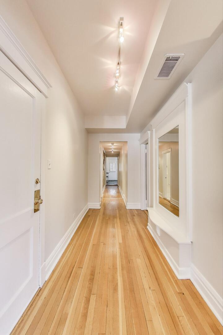 5327 N Winthrop Avenue 2s Property Photo 2