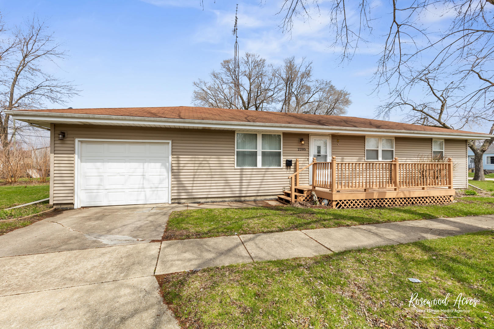 2205 W Hickory Street Property Photo