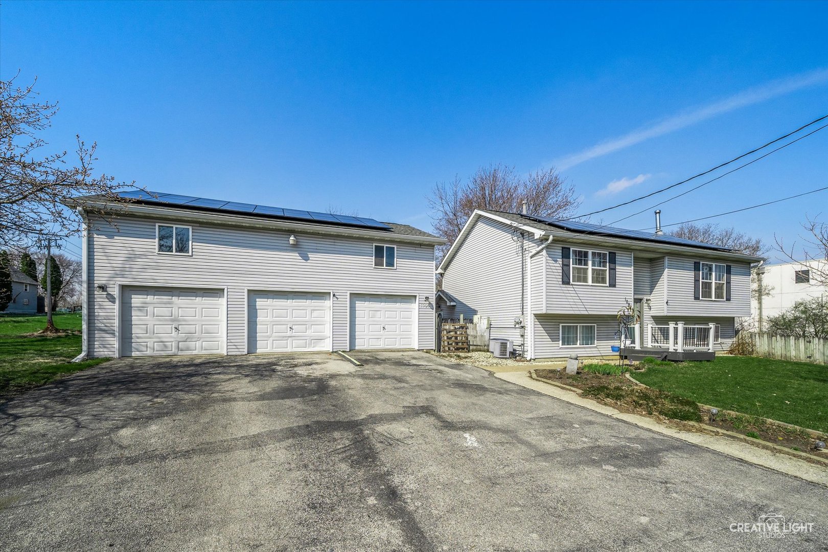 1095 Rathbone Avenue Property Photo