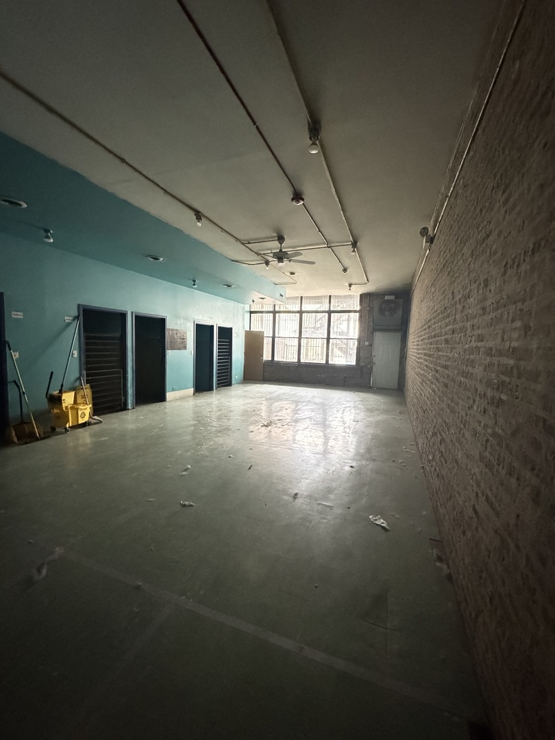 2029 W North Avenue Property Photo 1