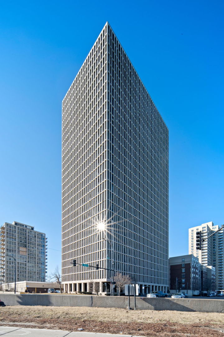 6700 S South Shore Drive 3c Property Photo