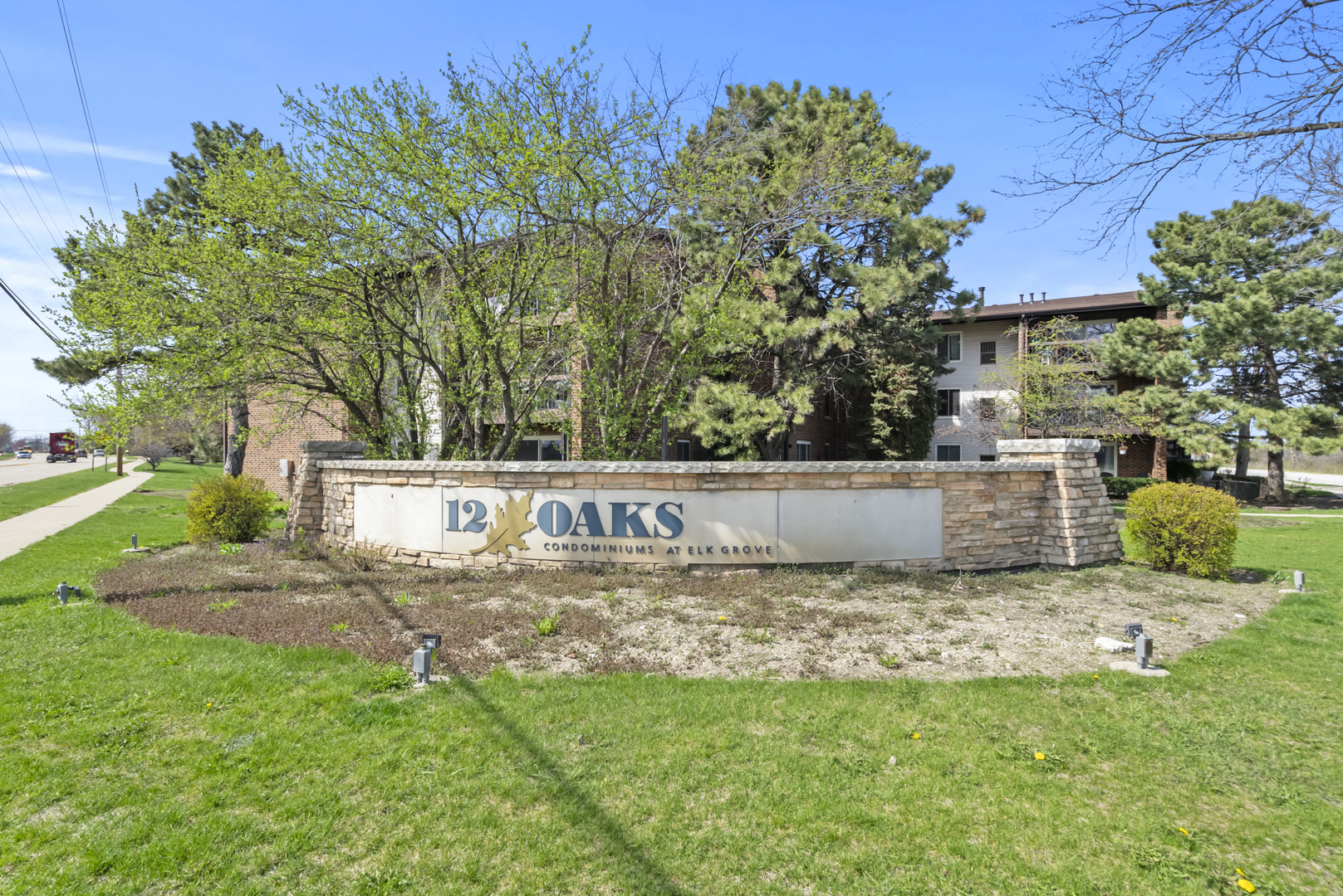 990 Perrie Drive 201 Property Photo
