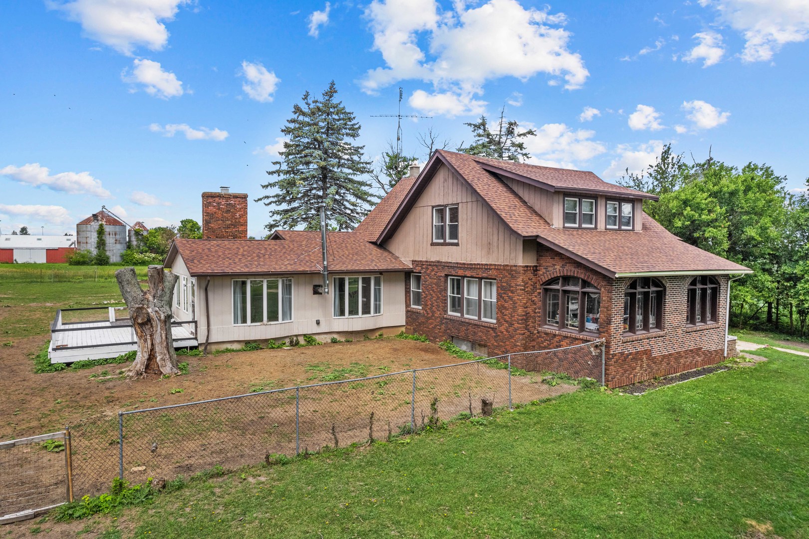 953 N Paw Paw Road Property Photo 3